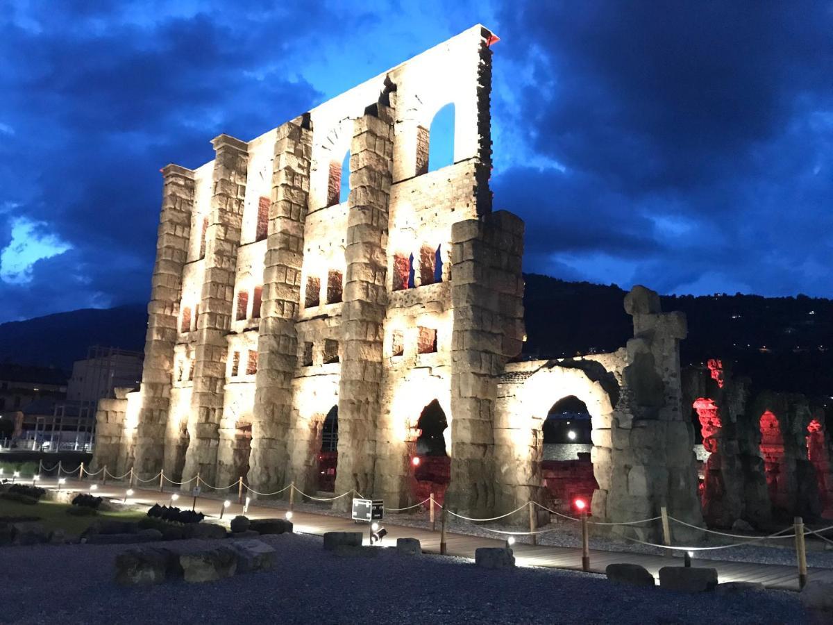 Au Coin Du Chateau 샤티옹 외부 사진